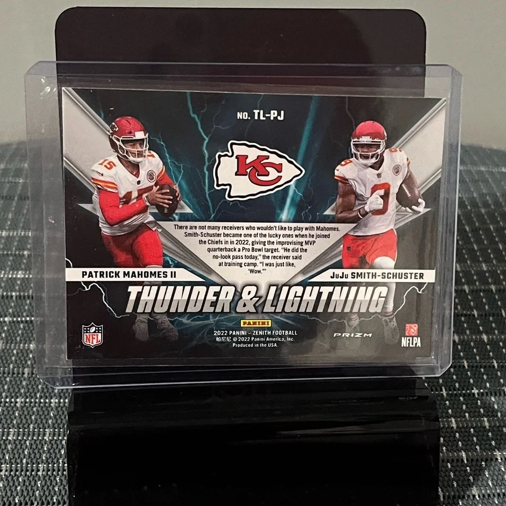 ⭐️🏈 Patrick Mahomes & JuJu Smith-Schuster 2022 Panini Zenith Card #TL-PJ (B1)